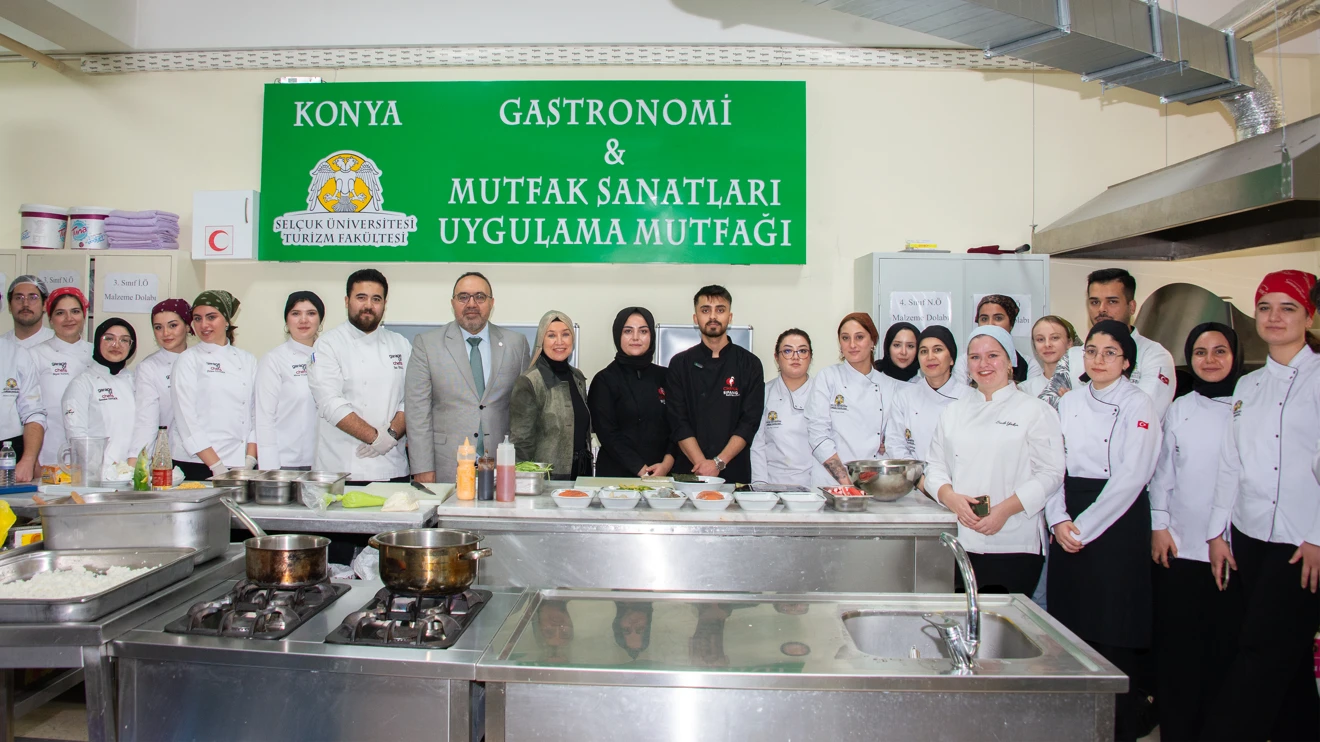 Selçuk Üniversitesinde Sushi Workshop düzenlendi